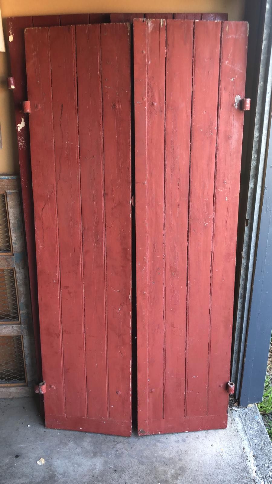 fa4517 French wooden pair of window shutters with metal opener
