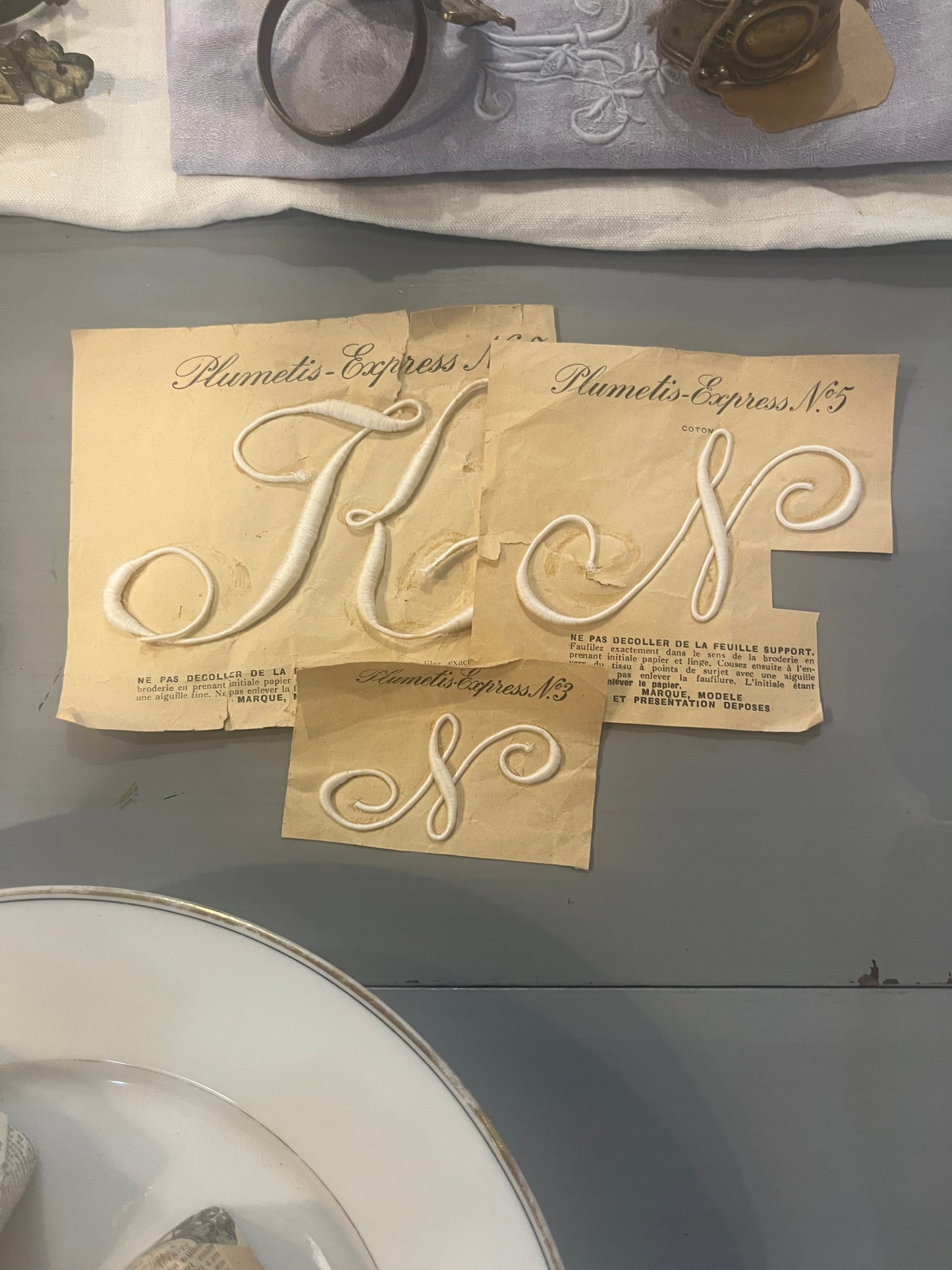 fa786 French vintage monogramed initials small N