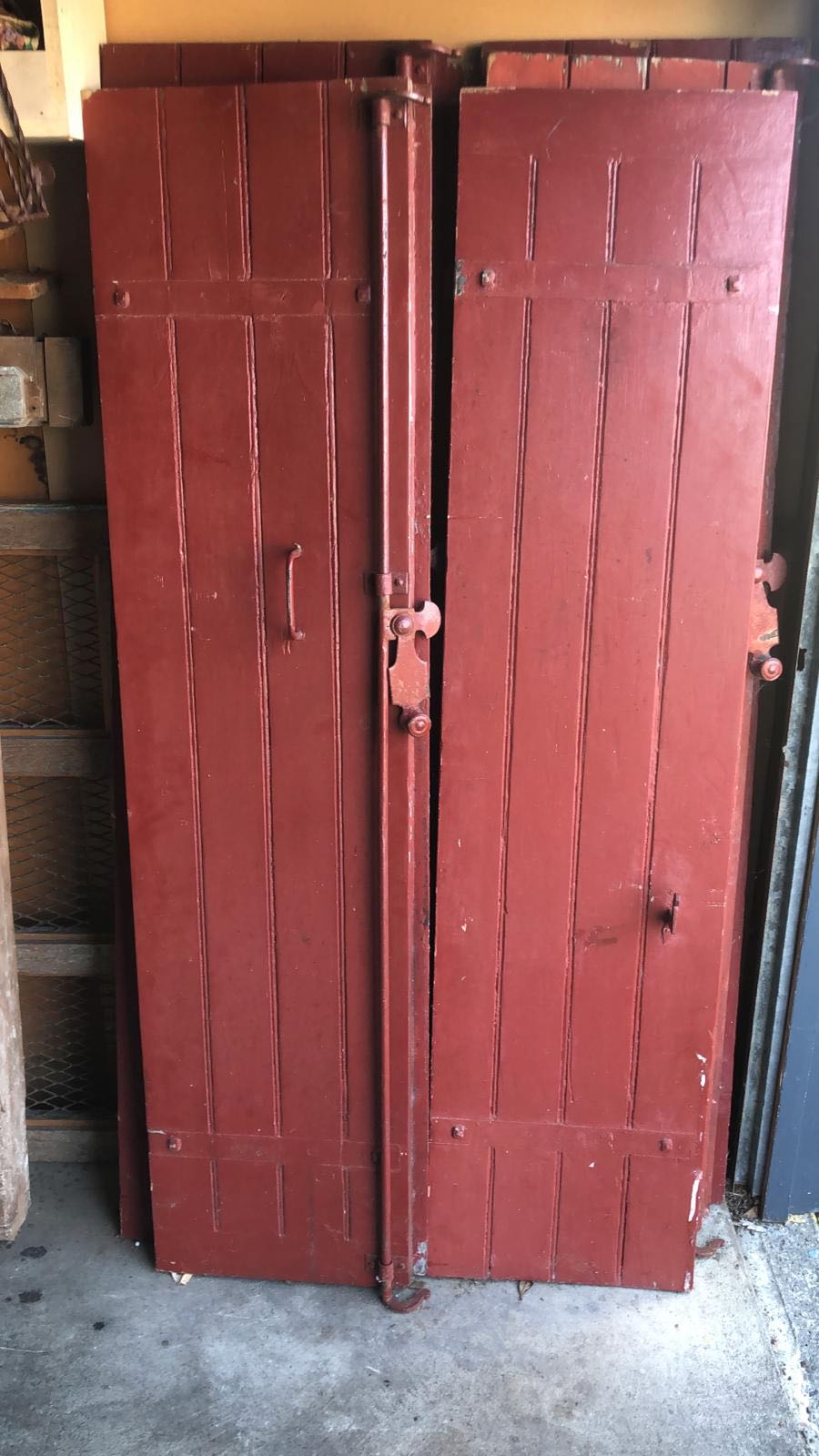 fa4517 French wooden pair of window shutters with metal opener