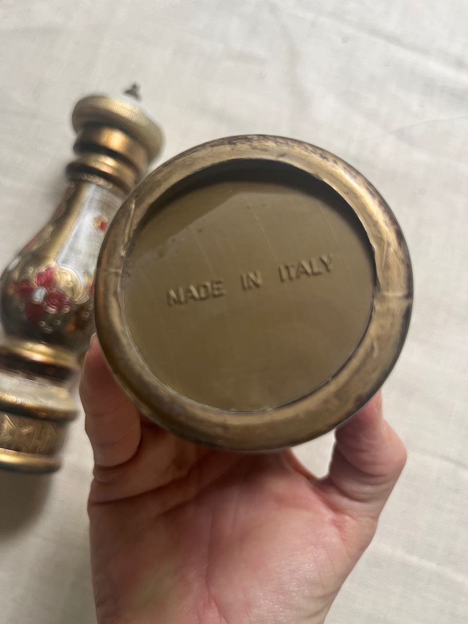 fa917 A pair of Italian Vintage salt and pepper containers.