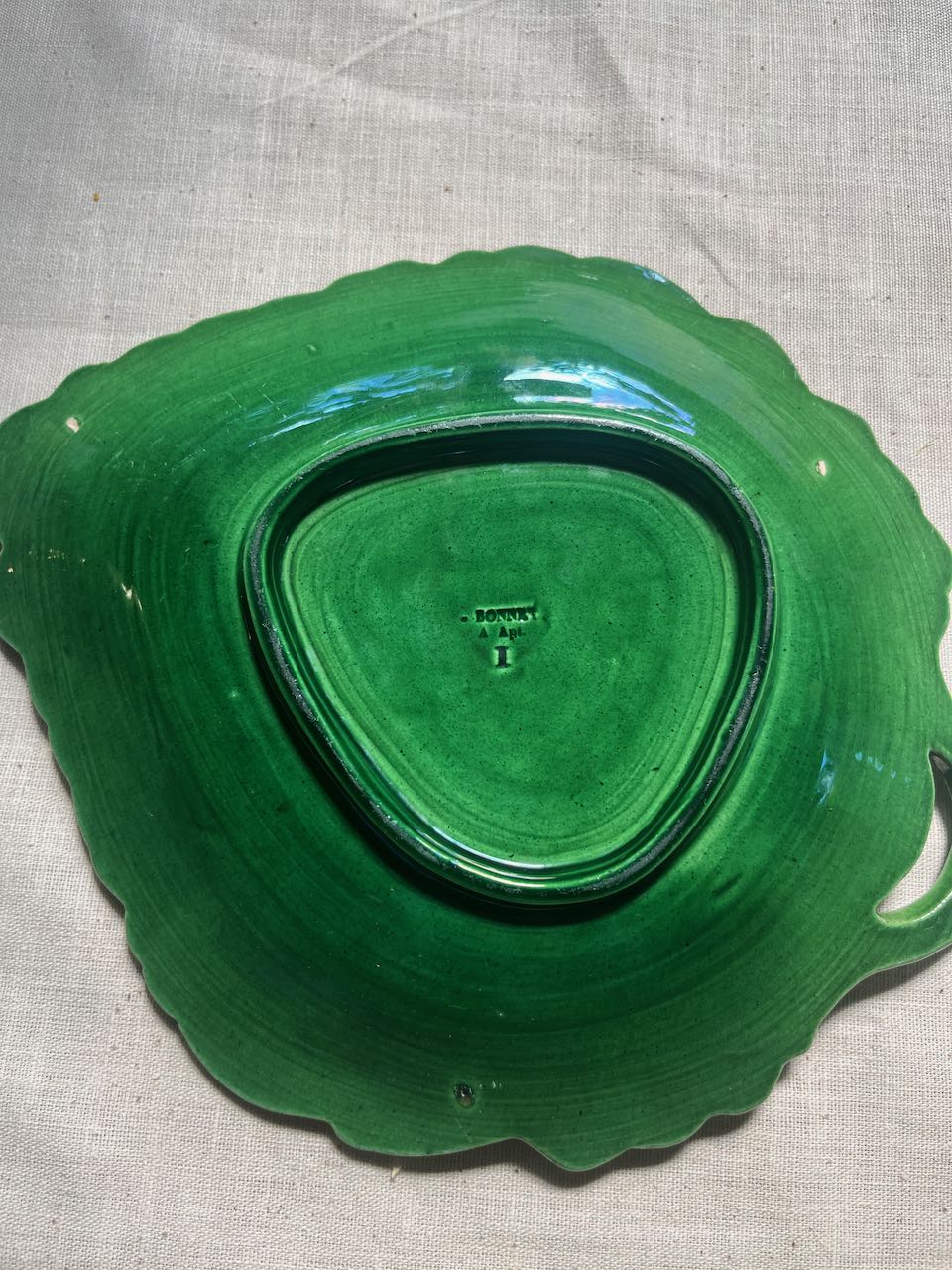 fa943 Green ivy shaped serving dish