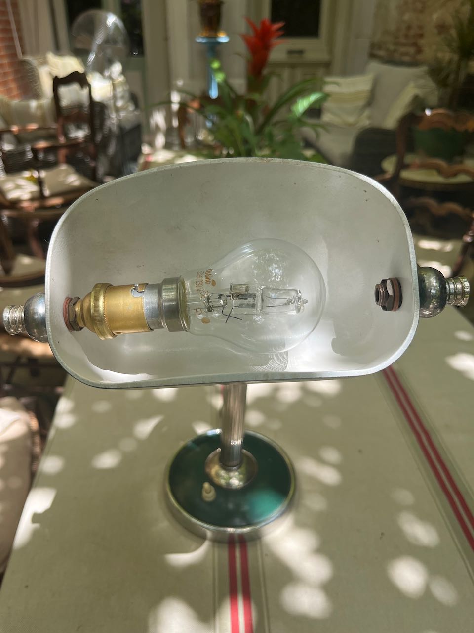 fa4843 French vintage desk lamp with green shade, 1940's