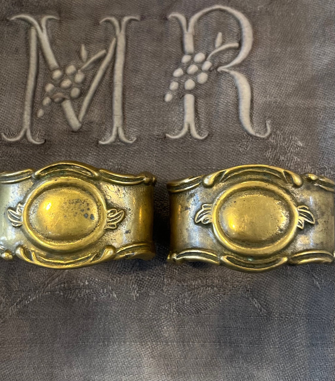 fa980 Set of Brass French antique napkin rings