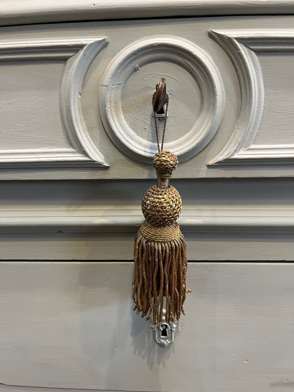 Fa921 19th century Gold metallic gold bullion tassel (passementerie) with hand netted tops