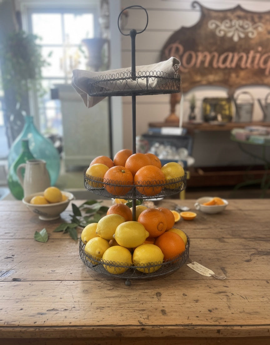 fa942 French three tiered metal stand