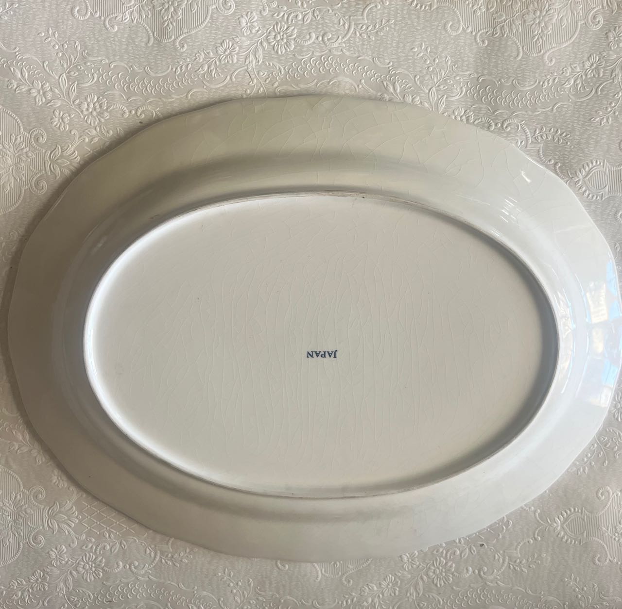 Large Platter, depicting hot air balloons