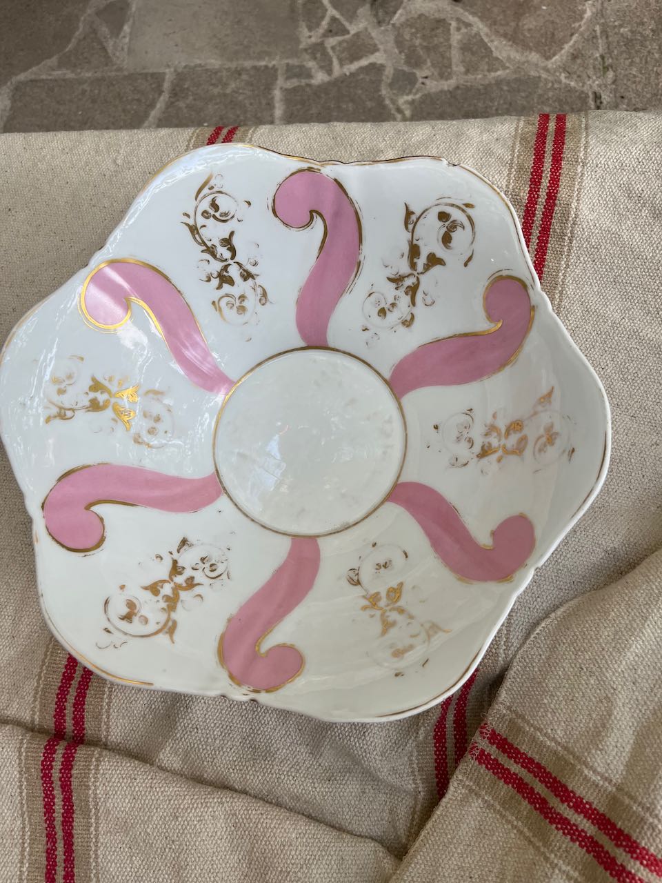 fa4303 Fench antique pink and white jug and bowl