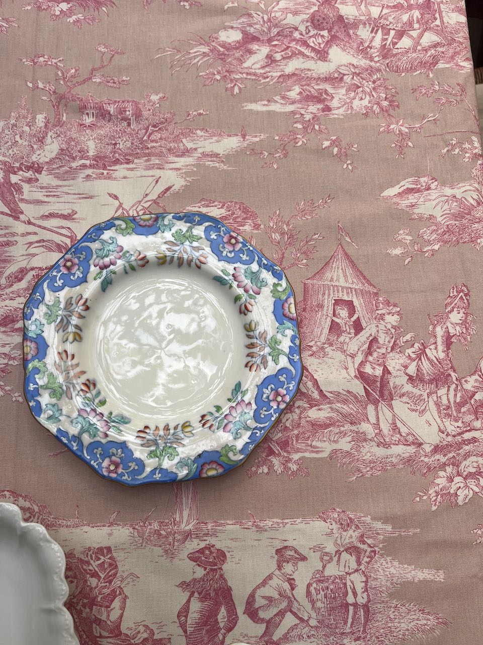 fa510 Beautiful bread and butter/cake plate, vintage (each)