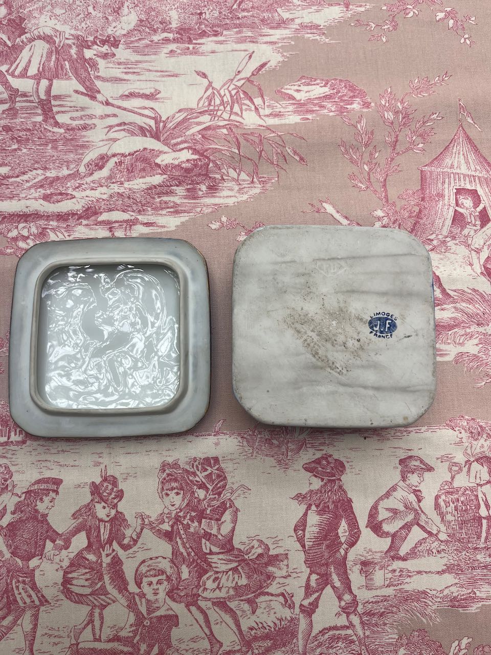 fa555 Beautiful ceramic limoge jewellery box with an angel decoration on the lid