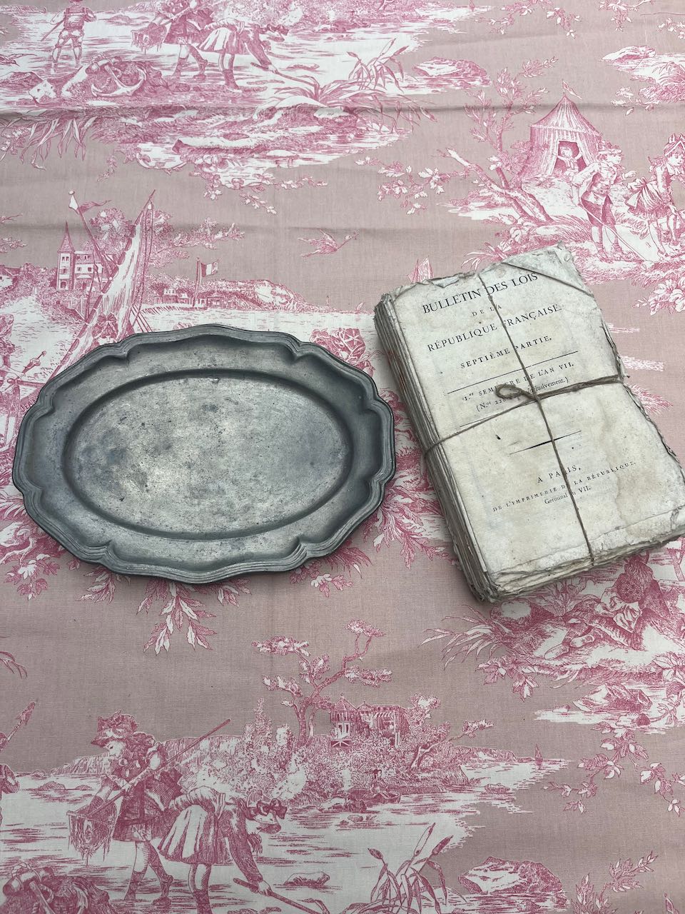 fa531 Oval small serving french pewter plate