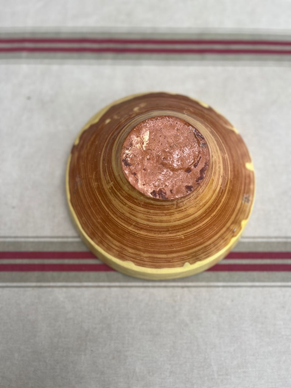 fa597 Small creamy yellow and green glazed Spainish bowl