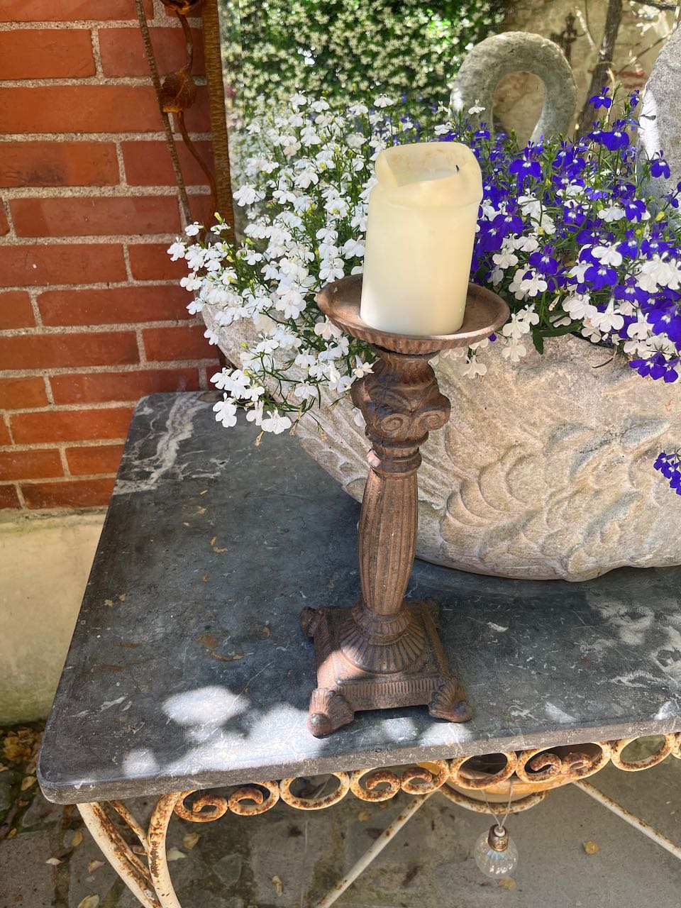 fa620 Large metal table candlestand