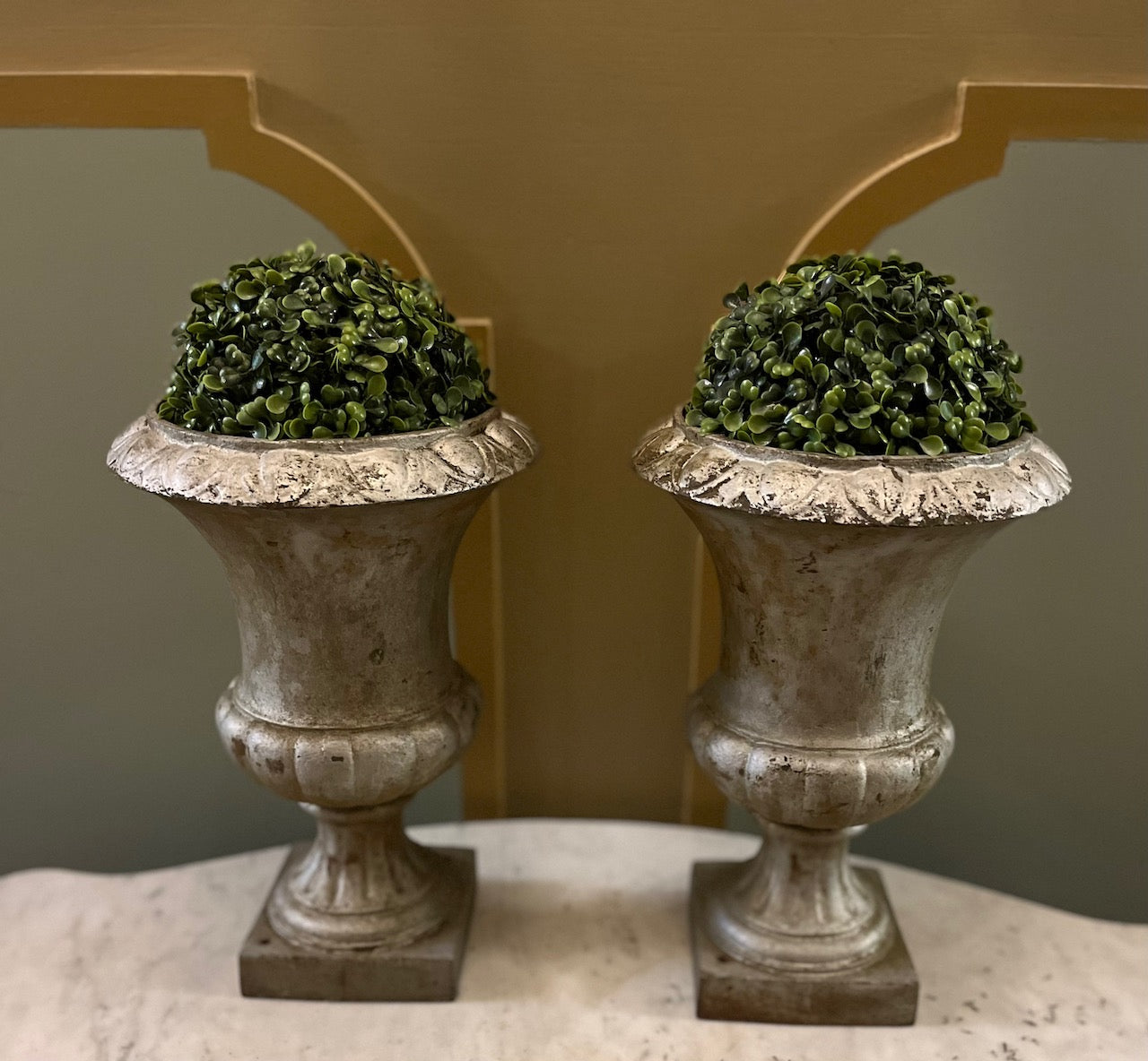 fa4565 French antique metal table urn