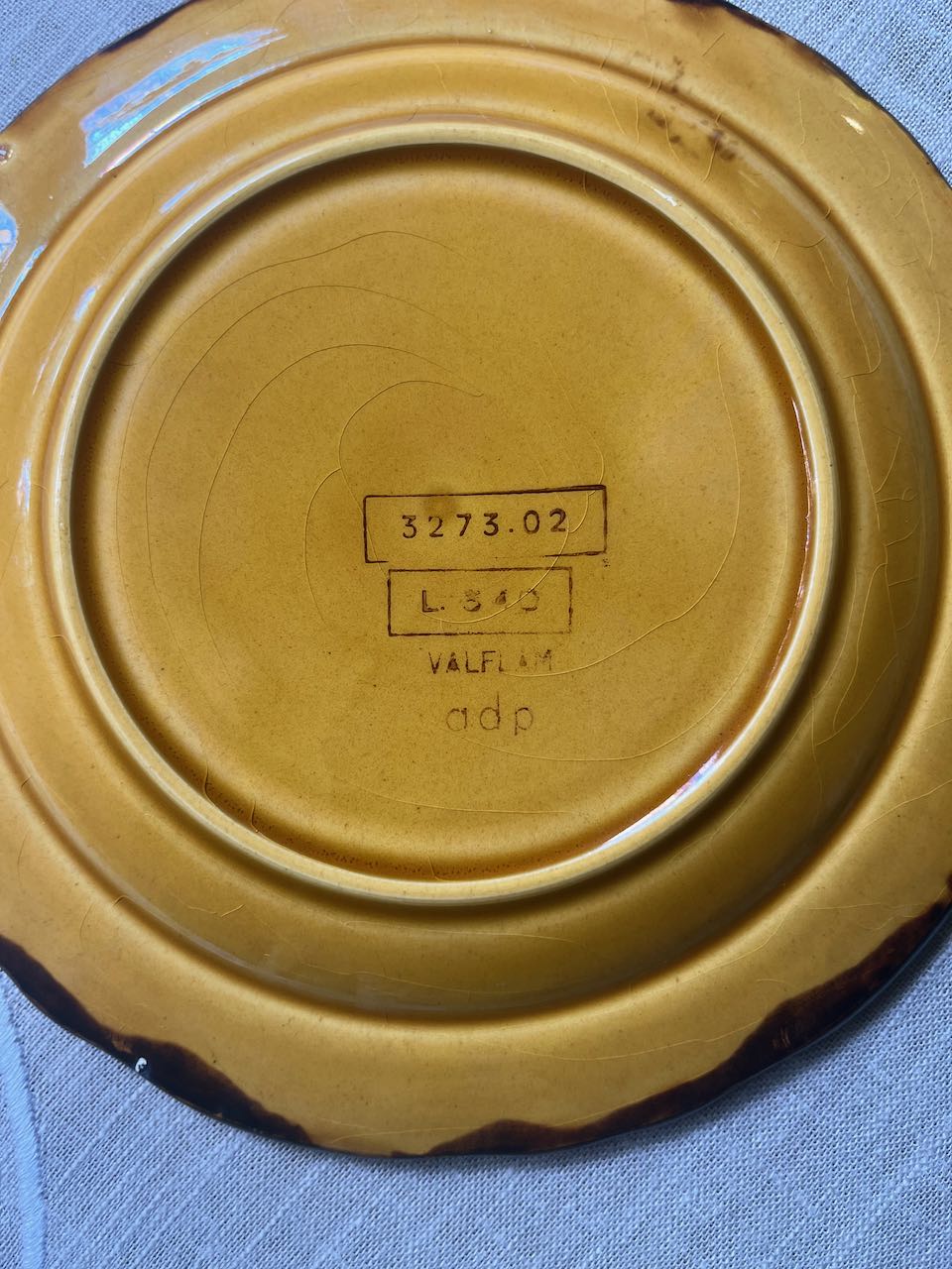 fa727 Small mustard coloured vintage side plates