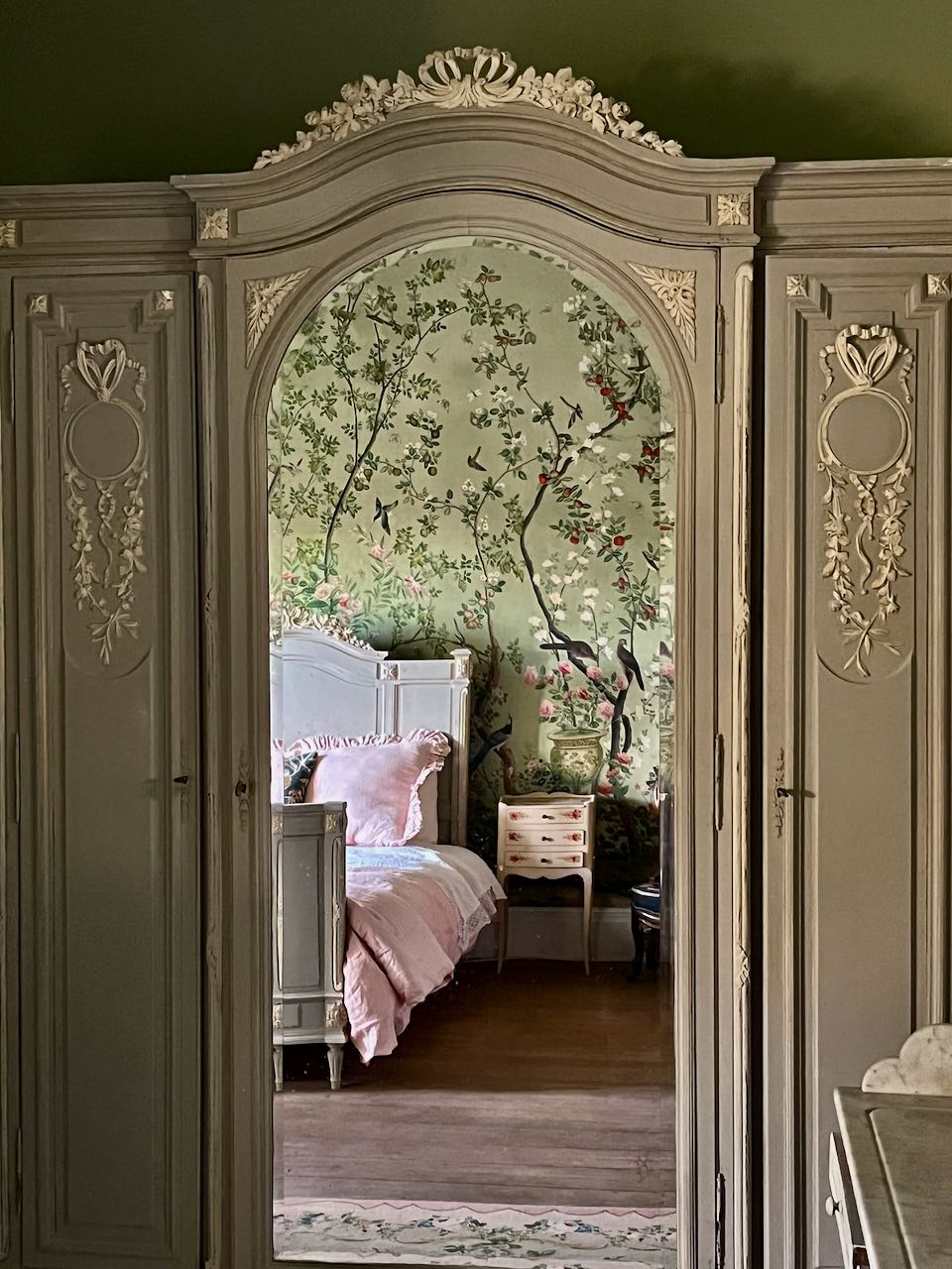 2024 The final Room! 'Roses Room'