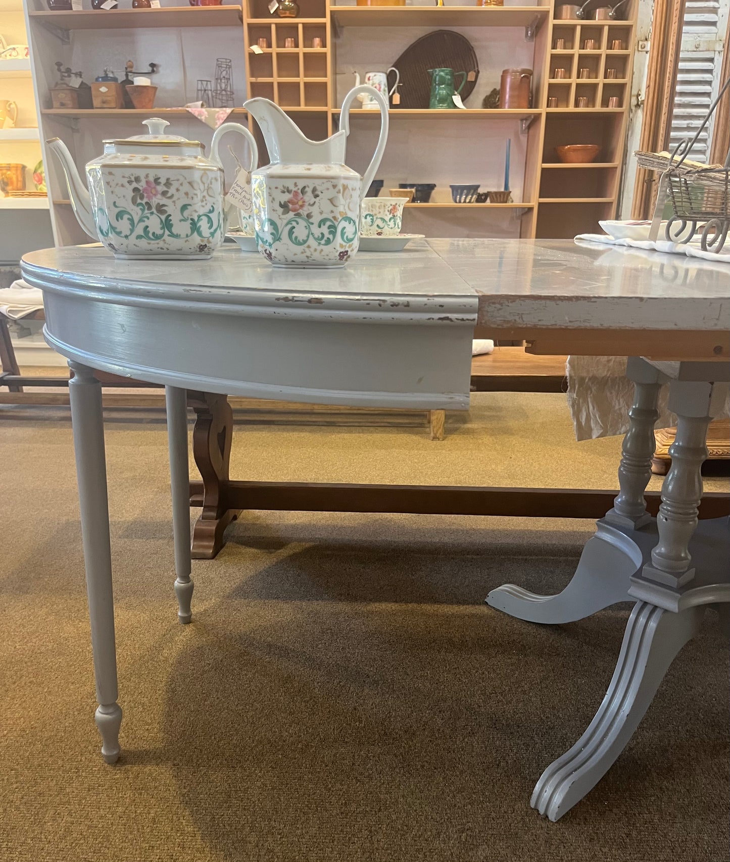 fa976 Round pedestal extendable table