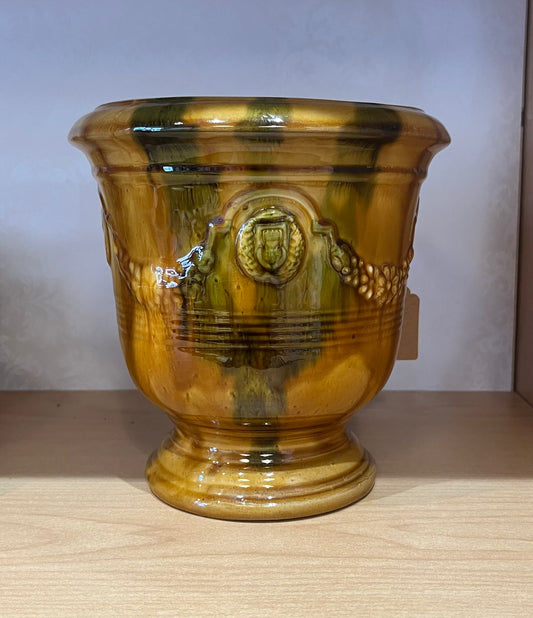 Small French anduze style urn