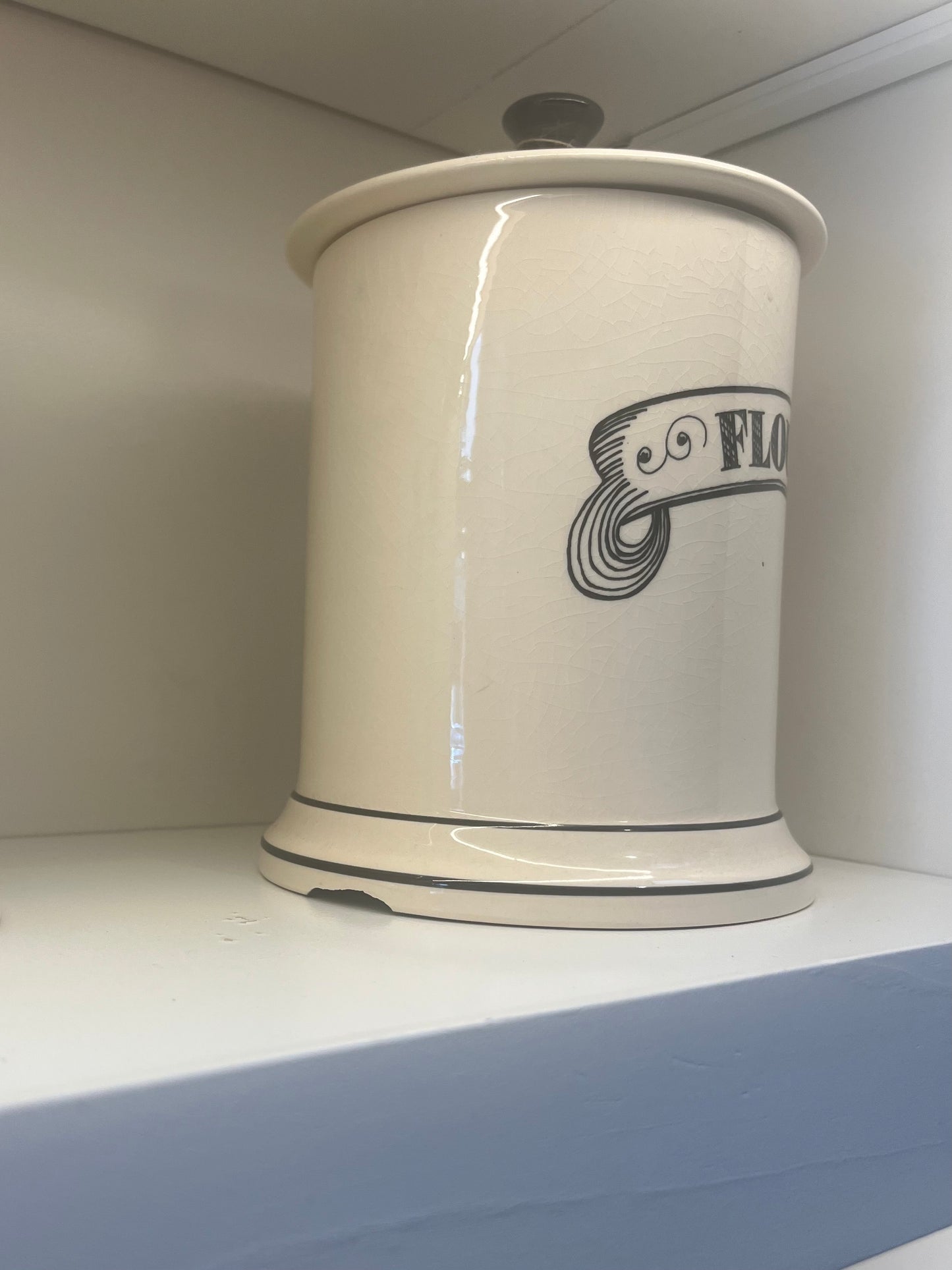 Di04 1950's Vintage Flour container (British made)