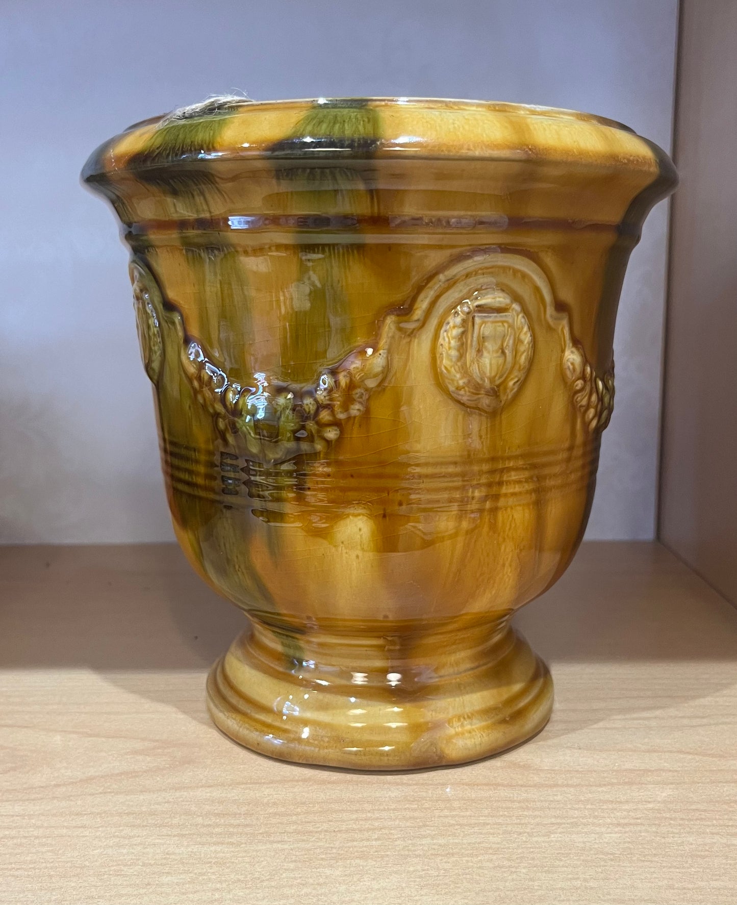 Small French anduze style urn