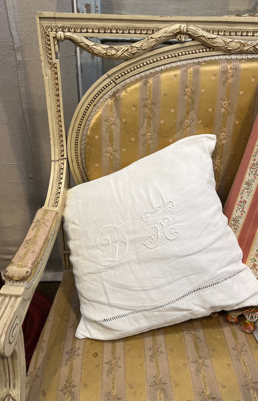 fa4946 small linen monogrammed cushion