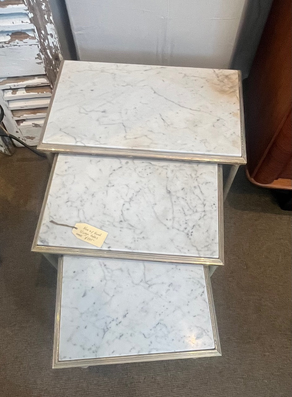 fa888 Nest of marble and metal french vintage side tables
