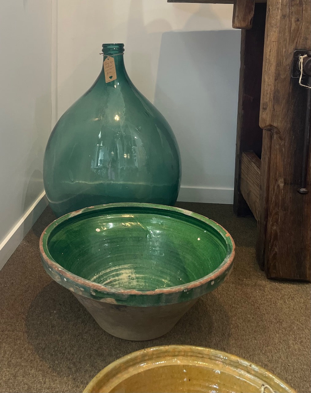 fa982 Very large Wine carrier bottle  ( Italy)