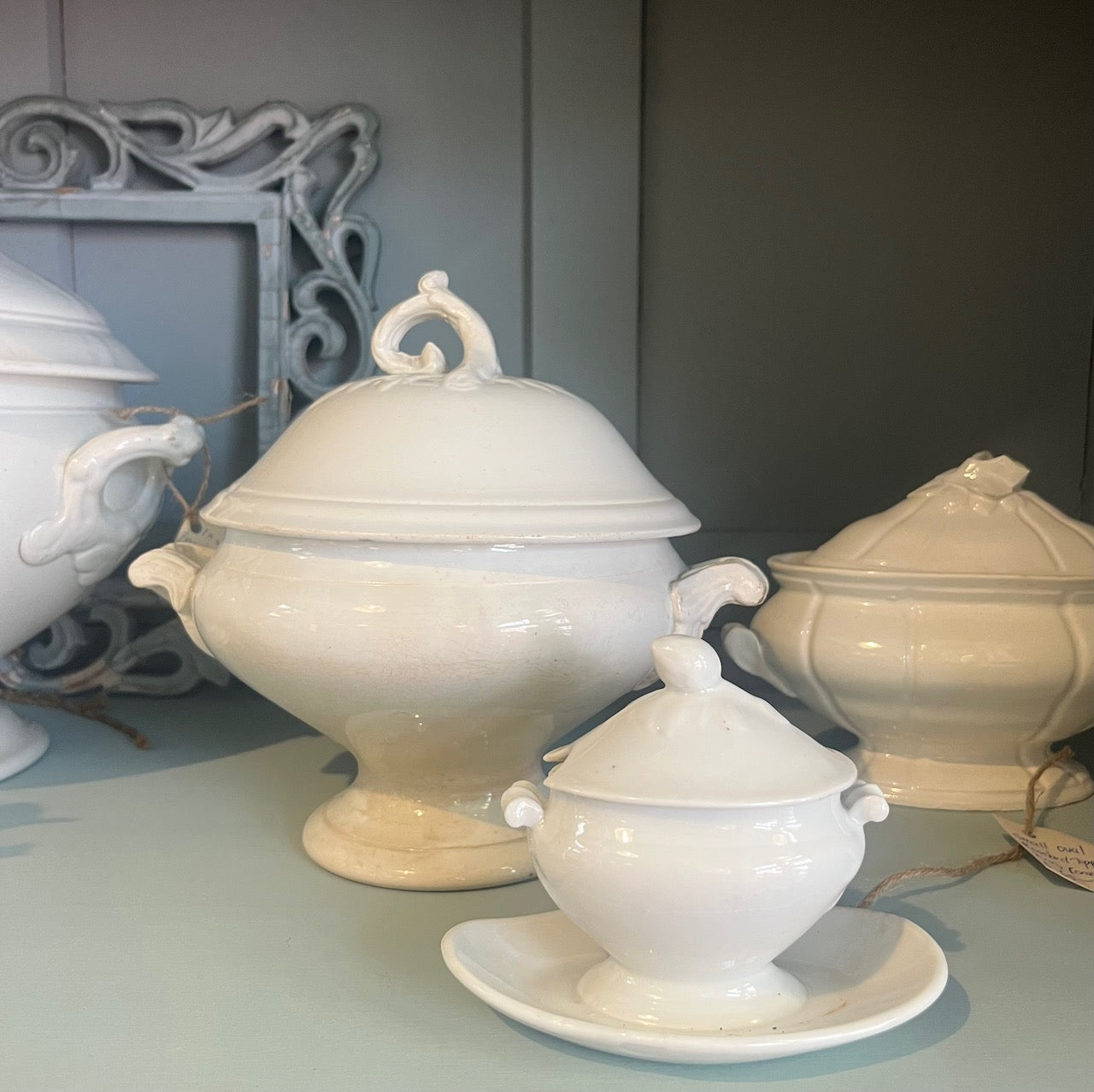 fa4810 Small porcelaine French antique mustard tureen with lid and a fixed dripping tray