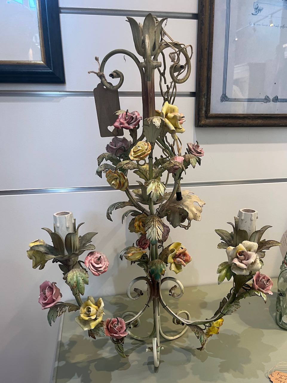 fa735 Floral Italian 20th century Chandelier with porcelain roses, Italy, unwired