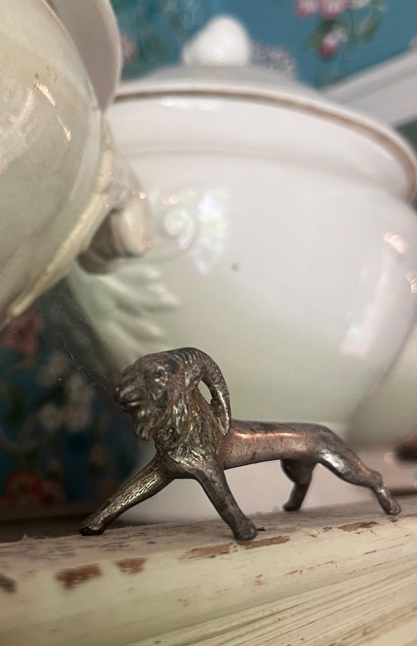 fa641 French vintage Pewter spoon rests