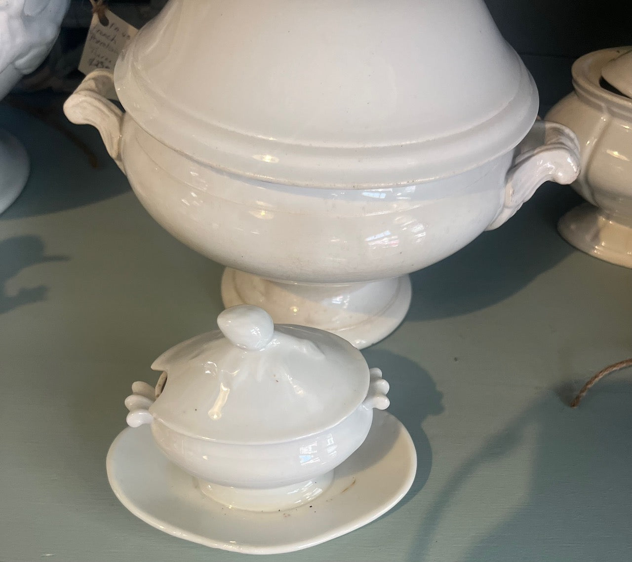 fa4810 Small porcelaine French antique mustard tureen with lid and a fixed dripping tray
