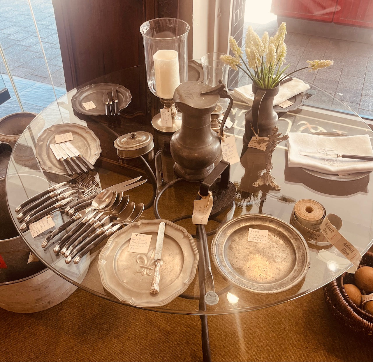 fa837 Glass and metal table