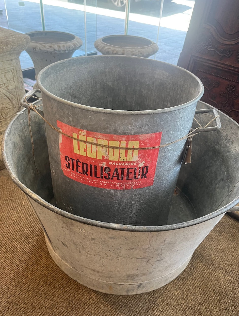 fa4613 Large French metal Zinc container