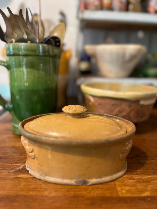 fa822 Small French antique tureen for pate