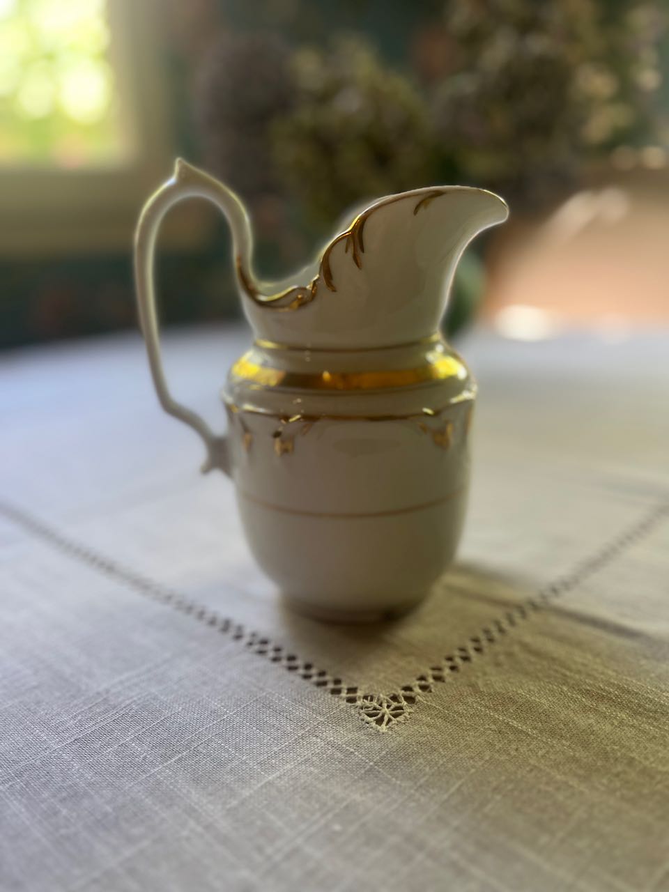 fa854 French Porcelaine Milk jug with gold detail 19th century