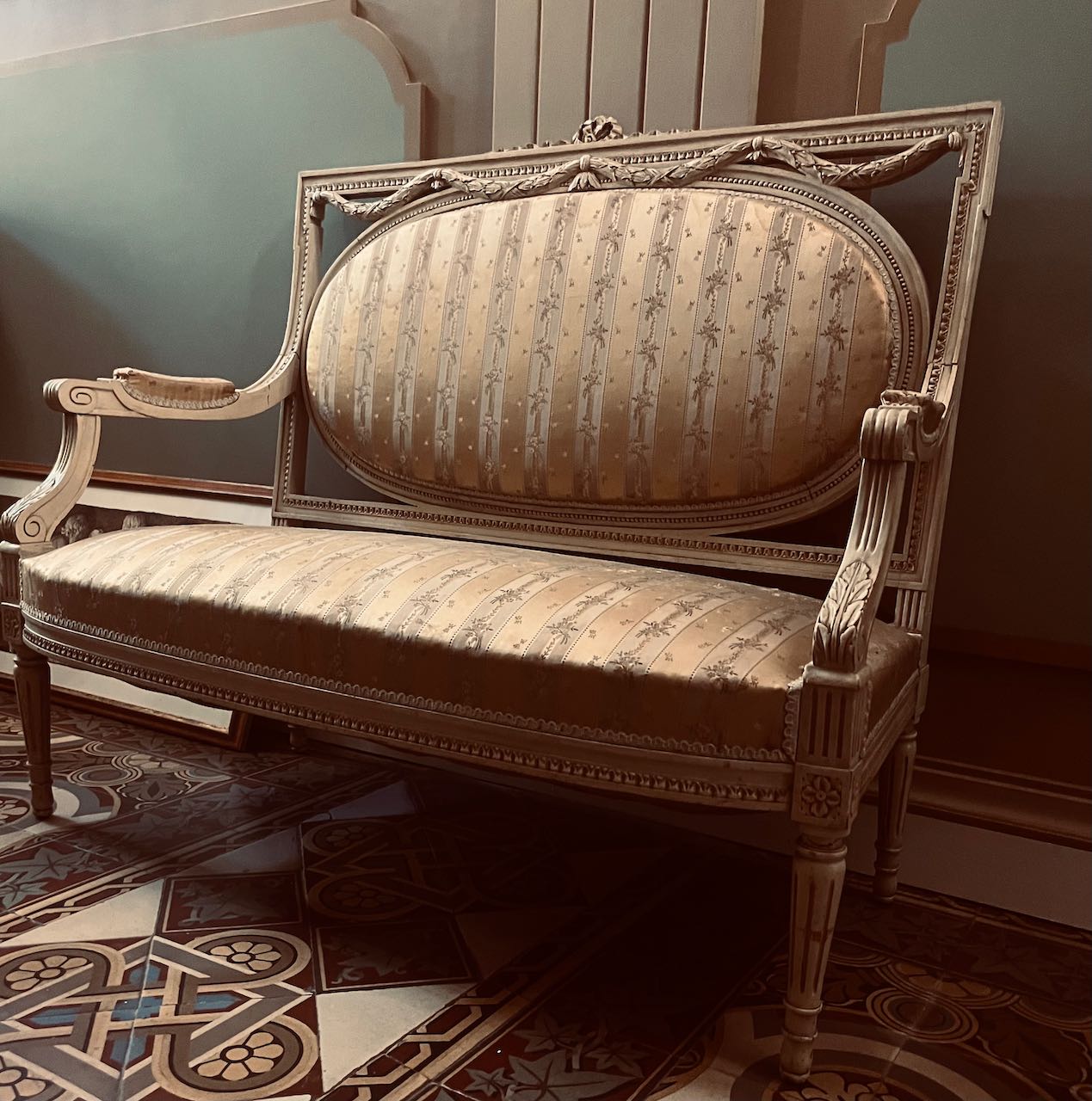 fa874 Beautiful 19th century Banguette, Small ladies sofa