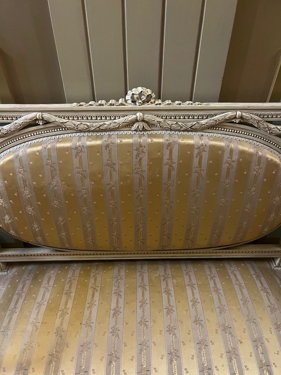 fa874 Beautiful 19th century Banguette, Small ladies sofa