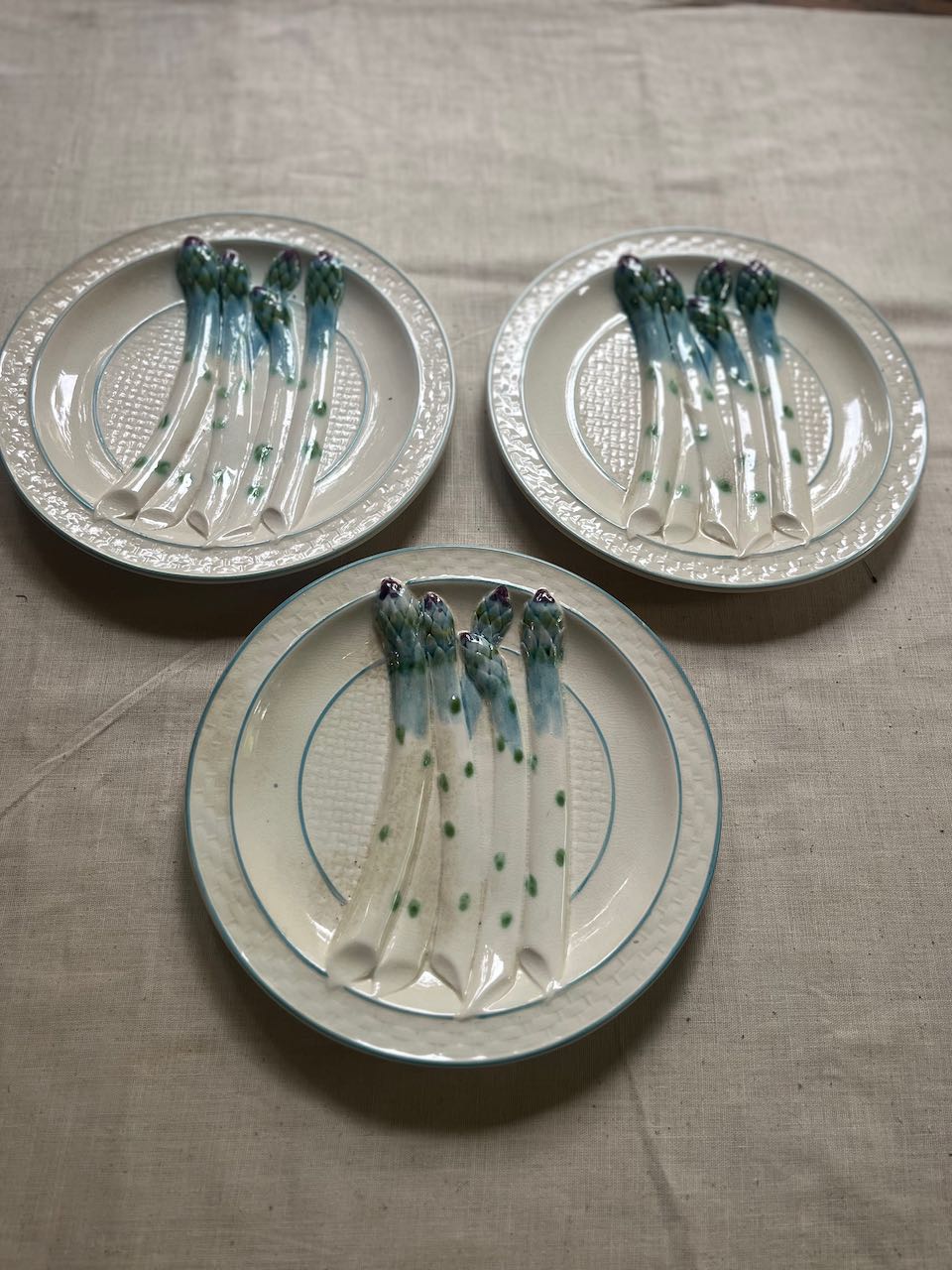 fa882 Beautifully decorated asparagus plate.