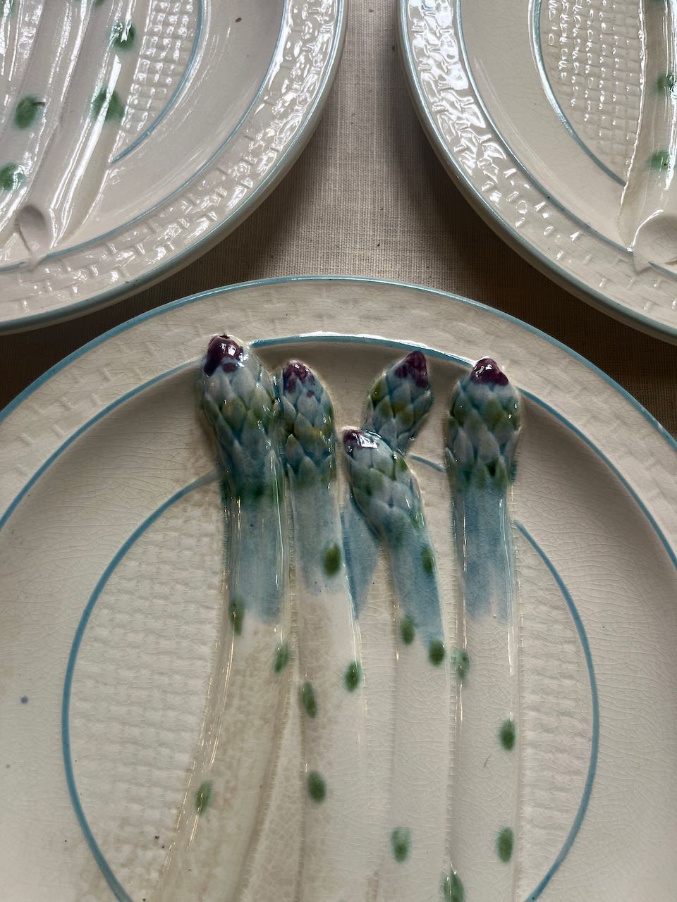 fa882 Beautifully decorated asparagus plate.