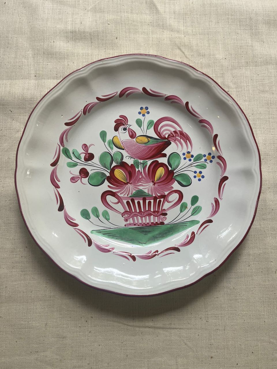 fa962 St Clement Rooster plate, faience