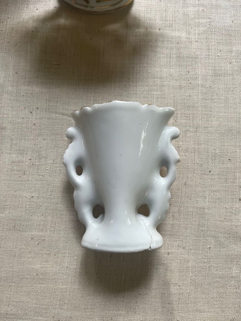 fa928 Gorgeous porcelain flower vases for bedsides etc.