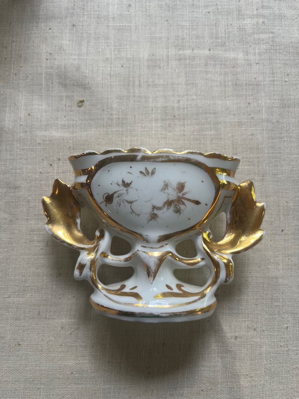 fa928 Gorgeous porcelain flower vases for bedsides etc.