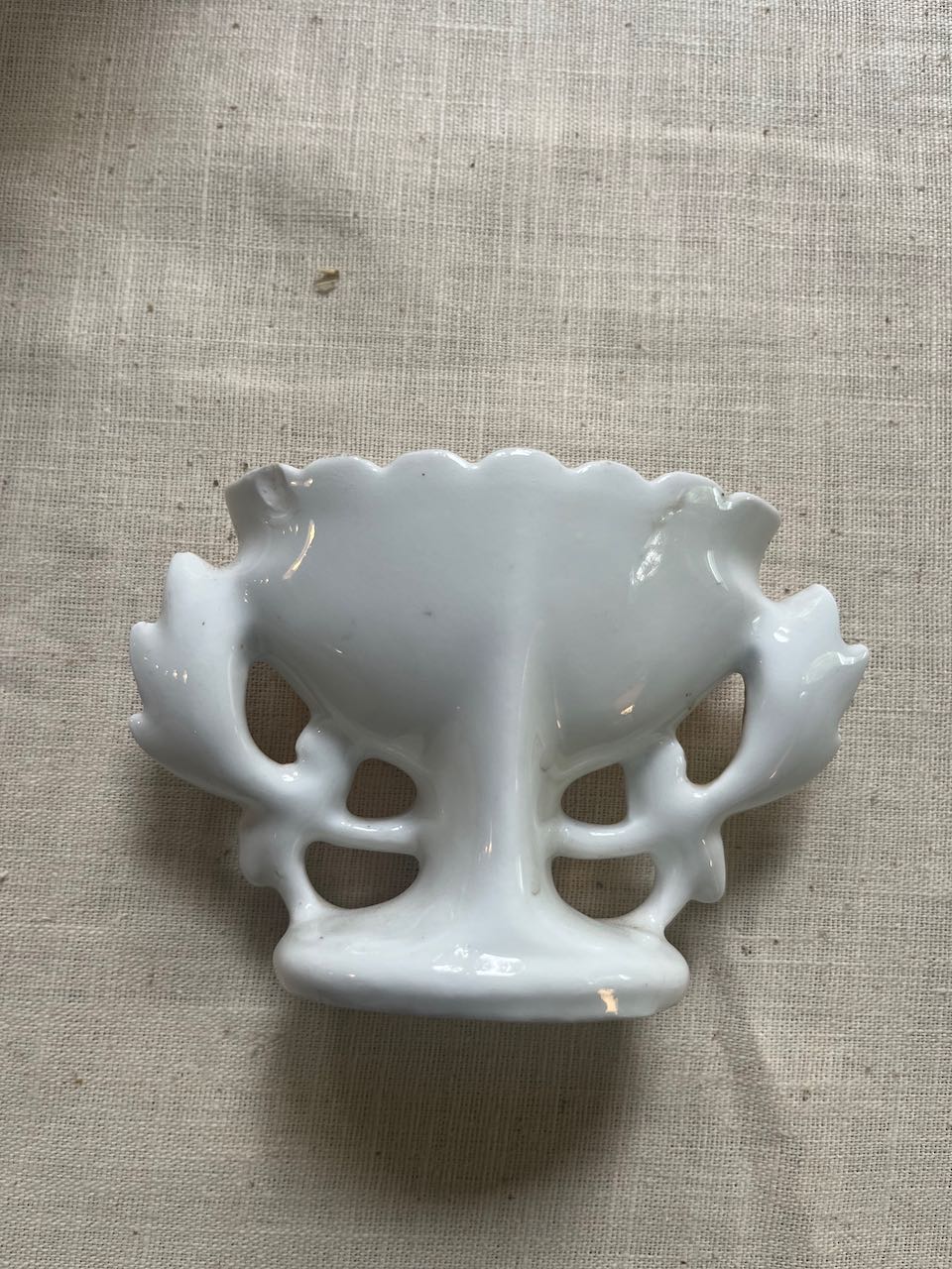 fa928 Gorgeous porcelain flower vases for bedsides etc.