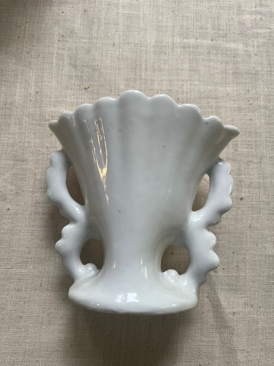 fa928 Gorgeous porcelain flower vases for bedsides etc.