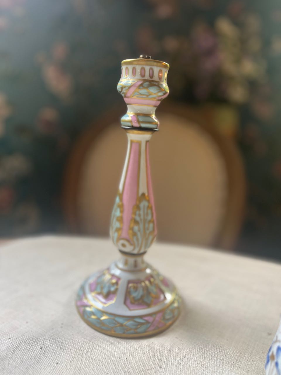 fa913 'Paris de porcelaine'  small candy lampbase or candle stand