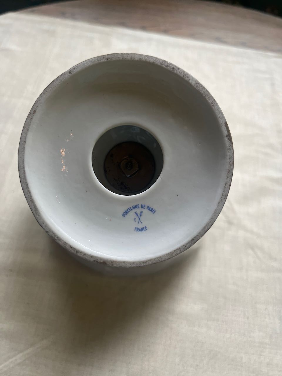 fa913 'Paris de porcelaine'  small candy lampbase or candle stand