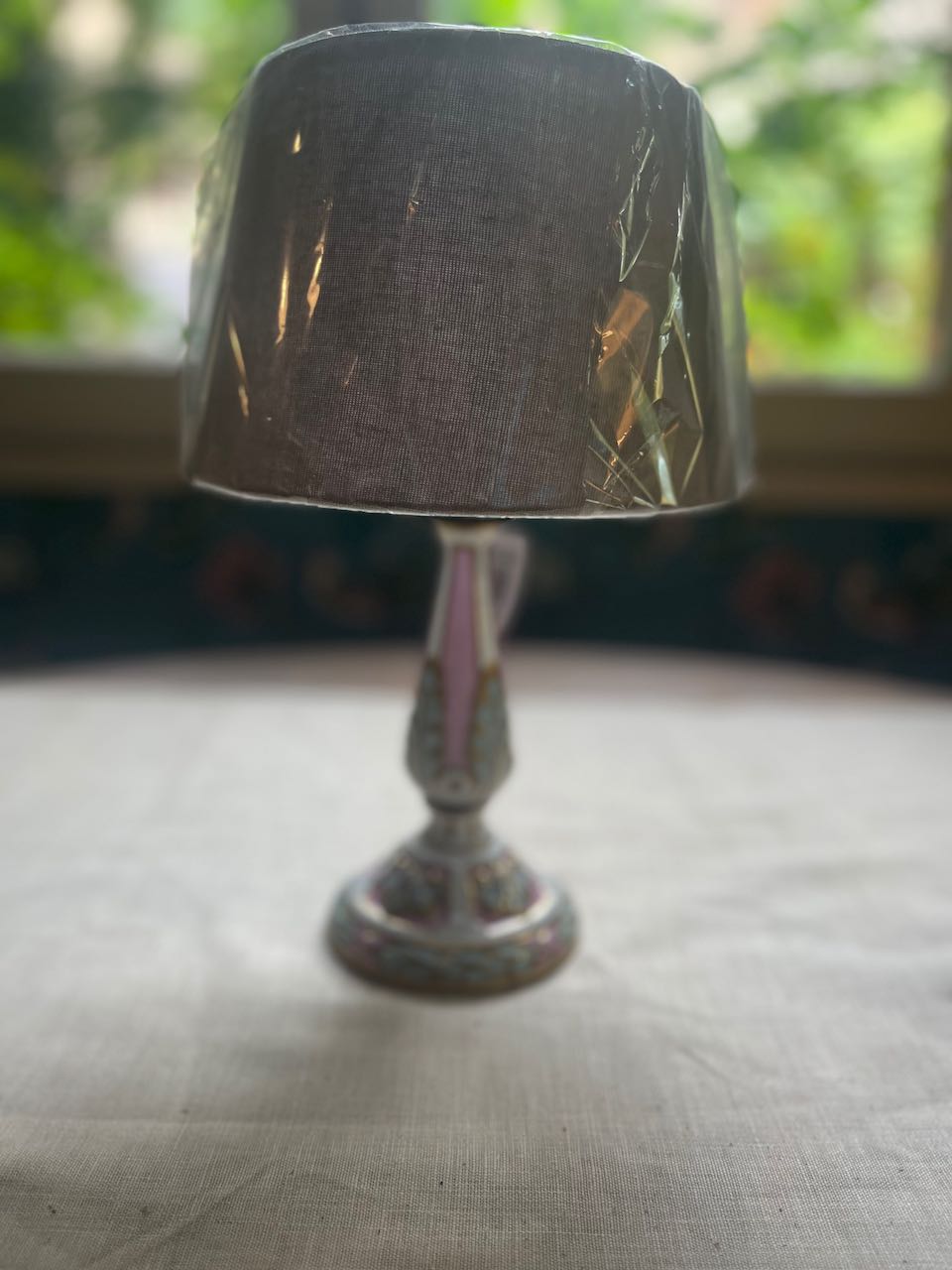 fa913 'Paris de porcelaine'  small candy lampbase or candle stand