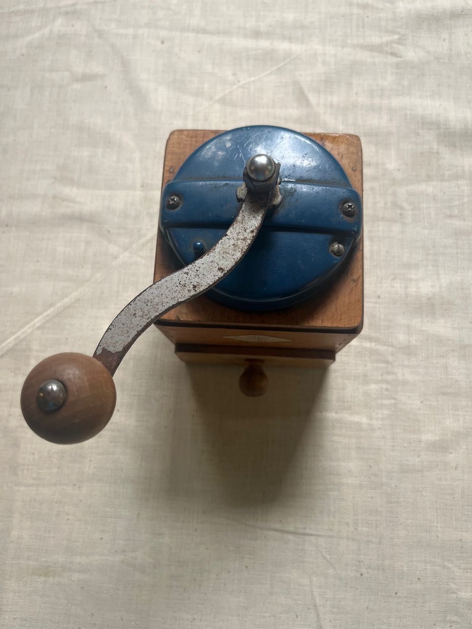 fa295 French vintage coffee grinder, working order