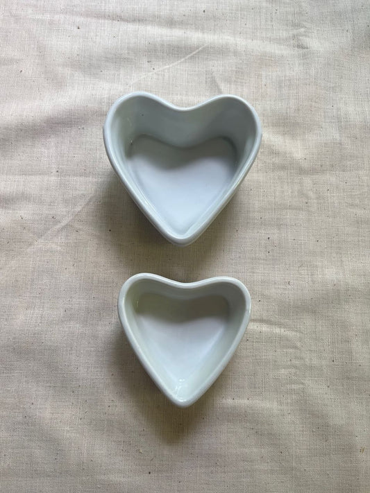 fa742 Ceramic heart dish larger of the 2