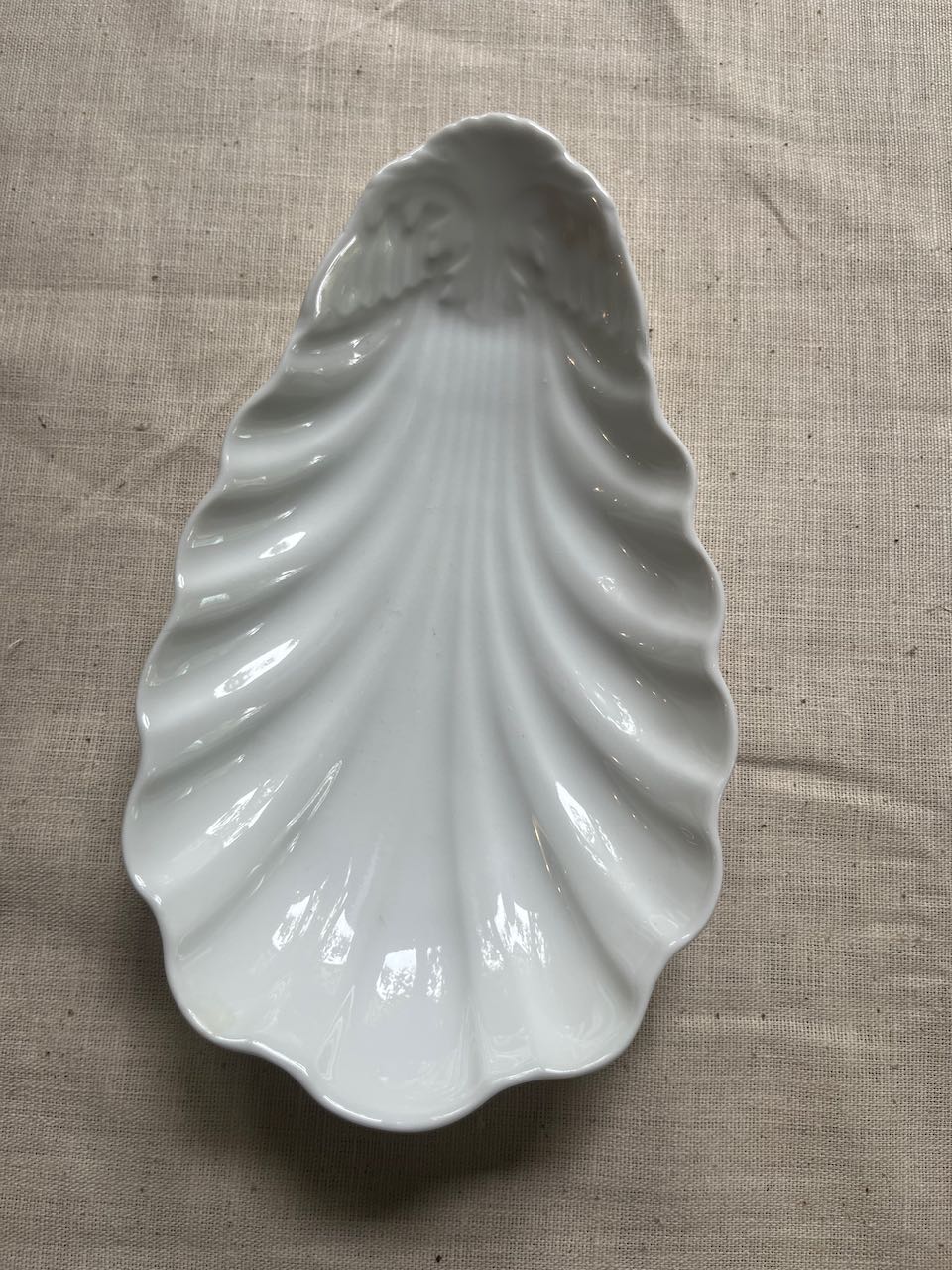 fa846 Large shell French antique serving dish