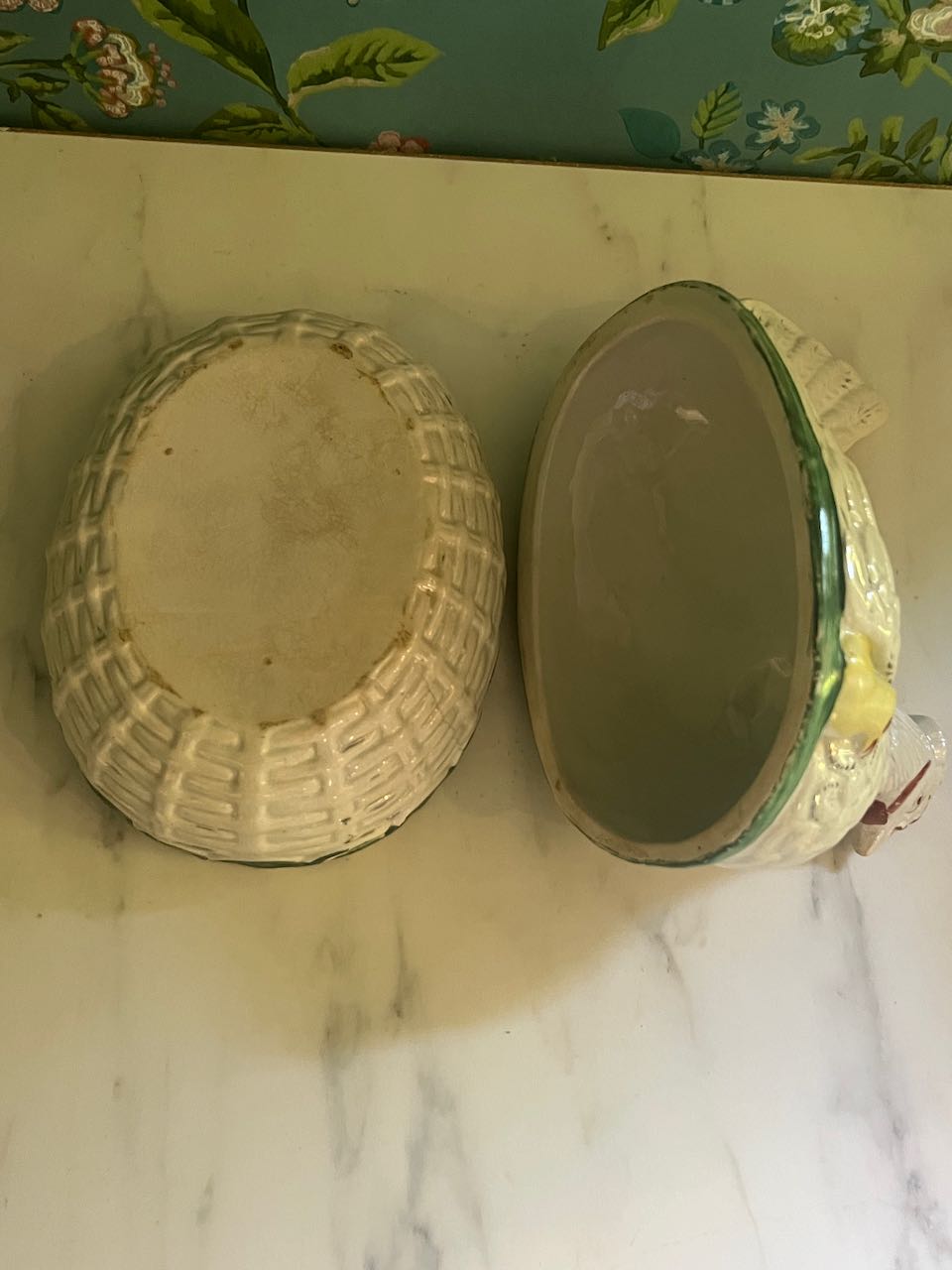 fa960 French 1950's Chicken tureen